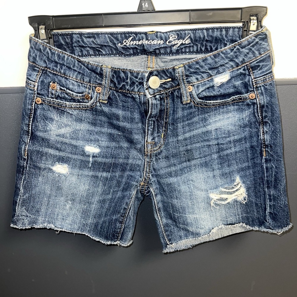 American Eagle Women's 00 Medium Wash Distressed Cut Off Denim Jean Shorts 5"‎